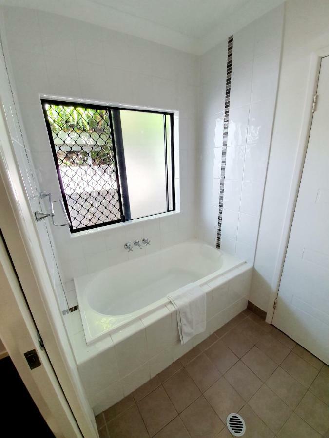 3 Bedroom Central Home Таунсвилл Экстерьер фото
